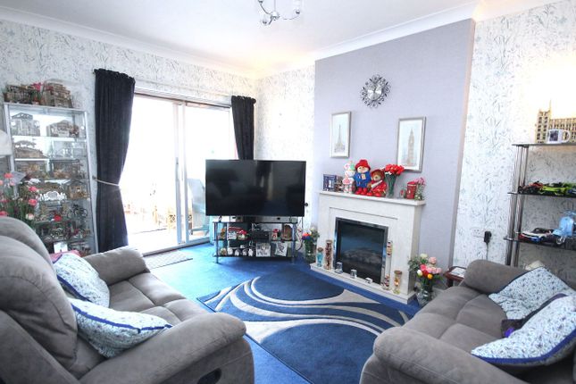 13, Brailswood Road, Poole photo 3