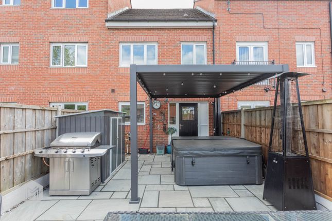 37 Corn Mill Drive, Bolton photo 4