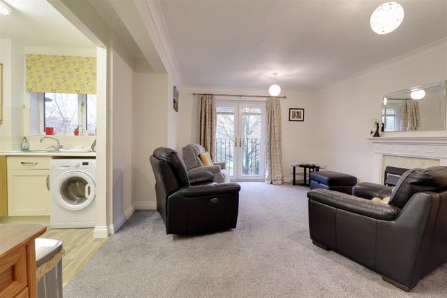 Flat for sale in Orchard Court, Stonehouse