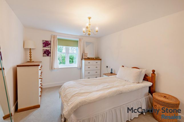 9 Stewart Court, High Street, Epping photo 5
