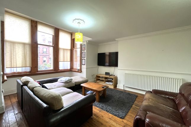 Flat 4, Chatsworth House, Leeds photo 2