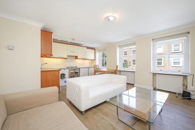 Flat to rent in Goodge Street, East Marylebone/Fitzrovia, London