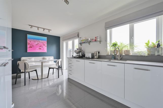4, Glemsford Drive, Harpenden photo 4
