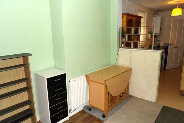 Studio to rent in High Street, Bentley, Doncaster