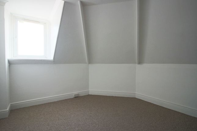 2 The Avenue, Andover Hampshire photo 5