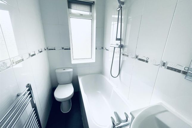 91,Flat 0/2, Ashgill Road, Glasgow photo 4
