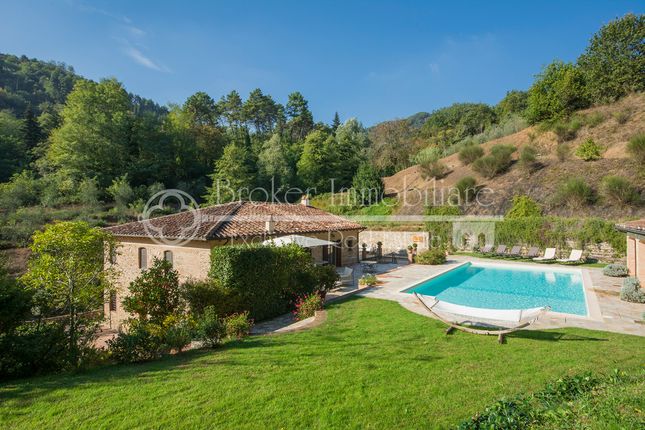 Thumbnail Villa for sale in Via Seimiglia, 54, Camaiore, Lucca, Tuscany, Italy