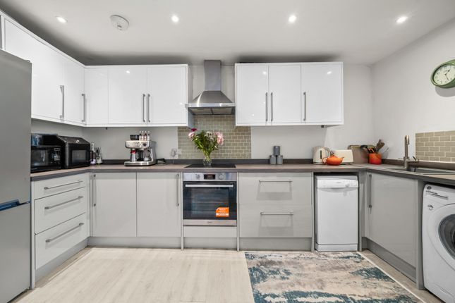 Flat 2, 14,, Fox Lane North, Surrey photo 3