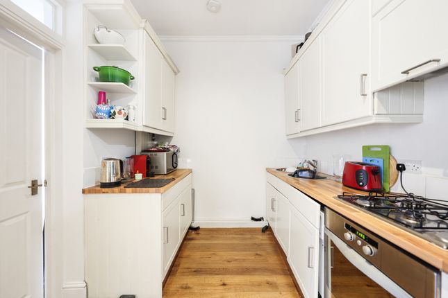 Flat for sale in Delaford Street, Fulham