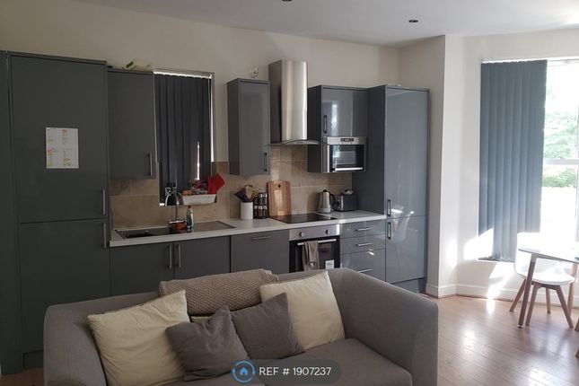 Flat, Lidgett Lane, Leeds photo 2