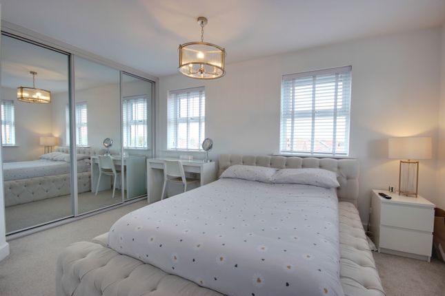 12, Silver Birch Close, Beverley photo 4