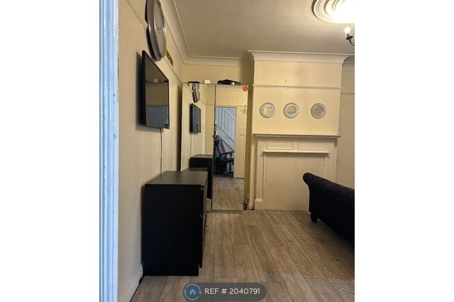 Room to rent in Greenstead Avenue, Woodford Green