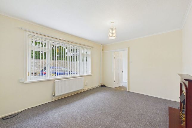 11, Helredale Gardens, Whitby photo 3