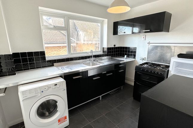 Flat 9 Brodie House, Harcourt Avenue, Wallington photo 3