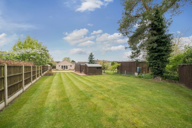 Detached bungalow for sale in Longcliffe Road, Grantham, Lincolnshire