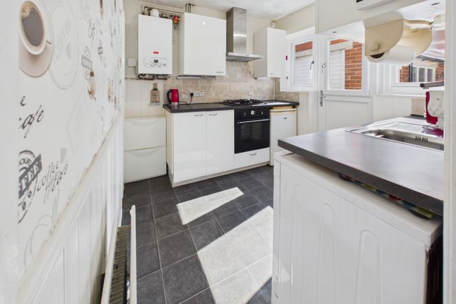 43, ENFIELD DRIVE, BATLEY photo 3