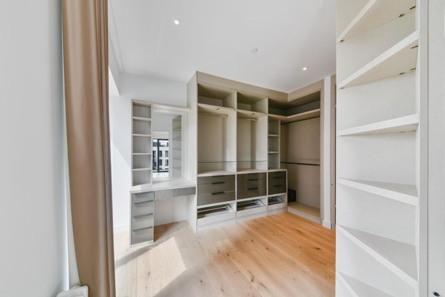 Flat for sale in Meade House, Lyell Street, London City Island