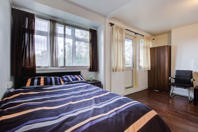 Flat 66, Solander Gardens, London photo 5