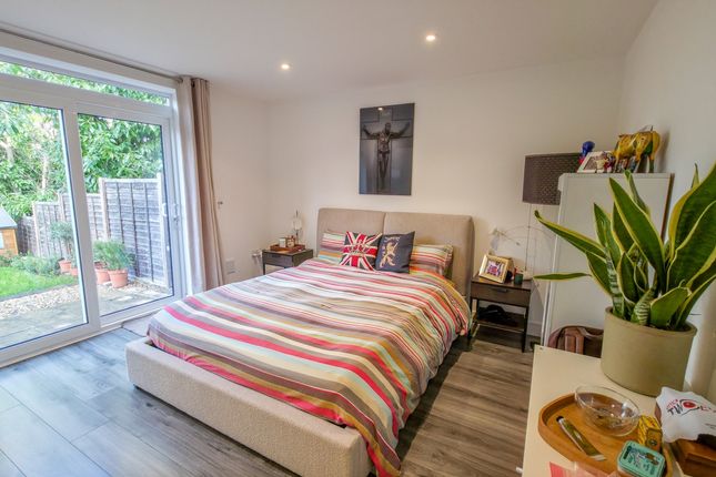 6, Ankerdine Crescent, Shooters Hill photo 3