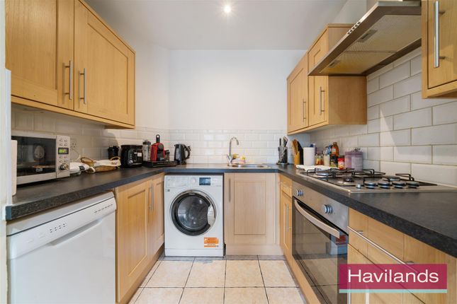 Flat 5, 7 Park Road, London photo 4