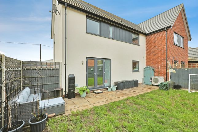 1, Bridge Close, Norwich photo 2