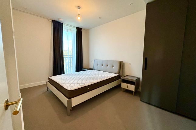 Flat to rent in Brill Place, London