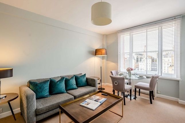 Thumbnail Flat to rent in Hill Street, Mayfair, London