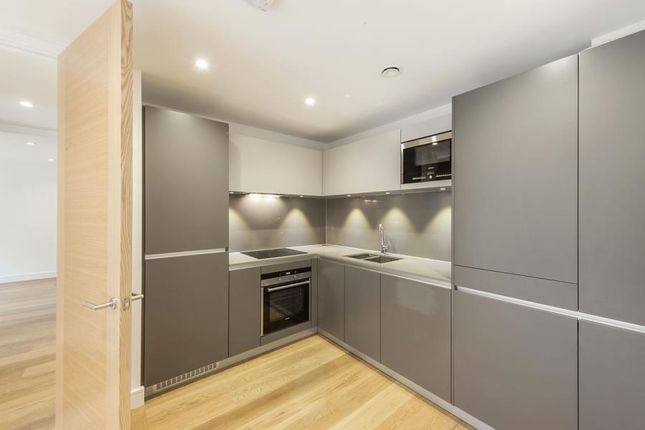 Thumbnail Flat to rent in St. Peters Square, London