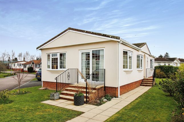 Thumbnail Mobile/park home for sale in New Park, Bovey Tracey, Newton Abbot