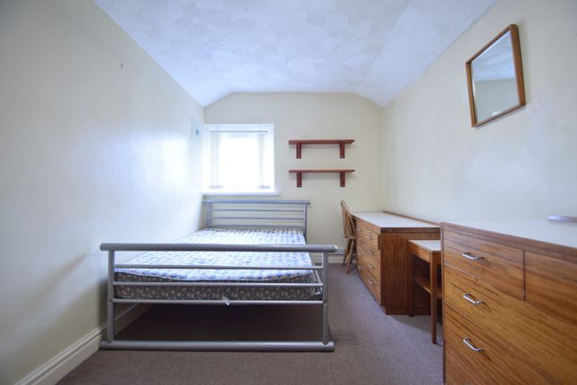 Cathays Terrace, Cardiff photo 4