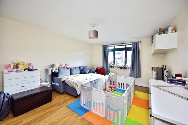 138 Wallis Place,, Hart Street, Kent photo 3