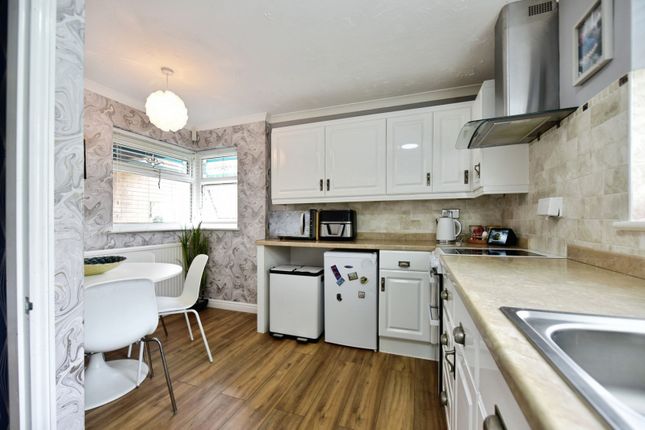 6, Bankwood Close, South Yorkshire photo 2