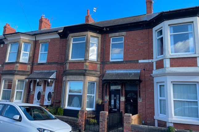 Flat to rent in Military Road, North Shields
