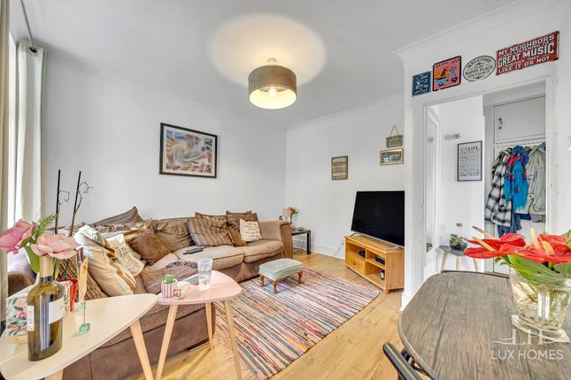 15a Austral Drive, Hornchurch photo 4