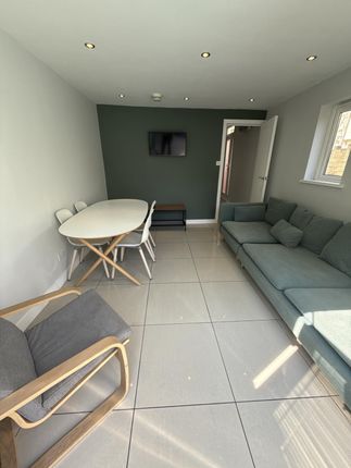 194 Mackintosh Place, Mackintosh Place, Cardiff CF24, Cardiff photo 4