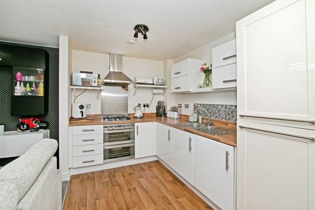 9 Vyvyan House,, Kerrier Way, Cornwall photo 4