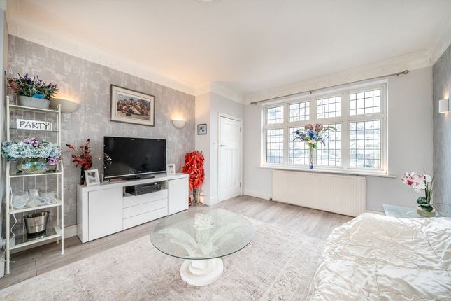 41, Strawberry Vale, Twickenham photo 2