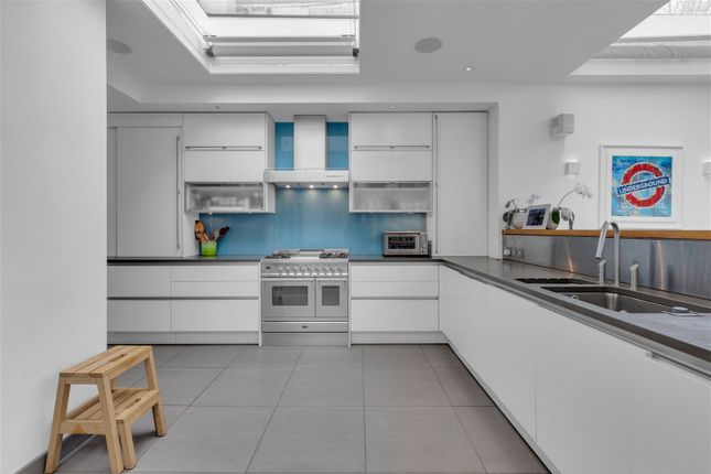 Terraced house for sale in Ashworth Road, London