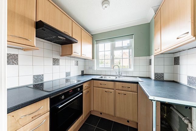128 Hazebrouck Road, Faversham photo 3