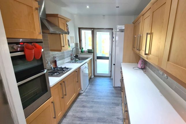 251, Green Lane, London photo 5