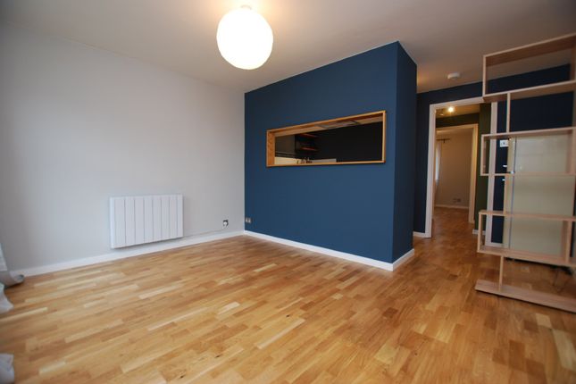 Flat to rent in Bradfield Close, Guildford, Surrey