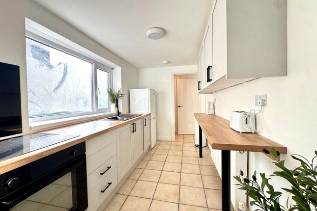 28 Spring Street, Merthyr Tydfil photo 4