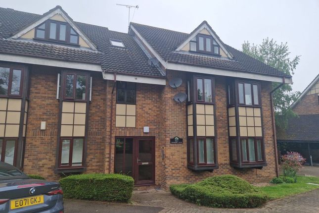 Thumbnail Flat to rent in Chequers, Hills Road, Buckhurst Hill