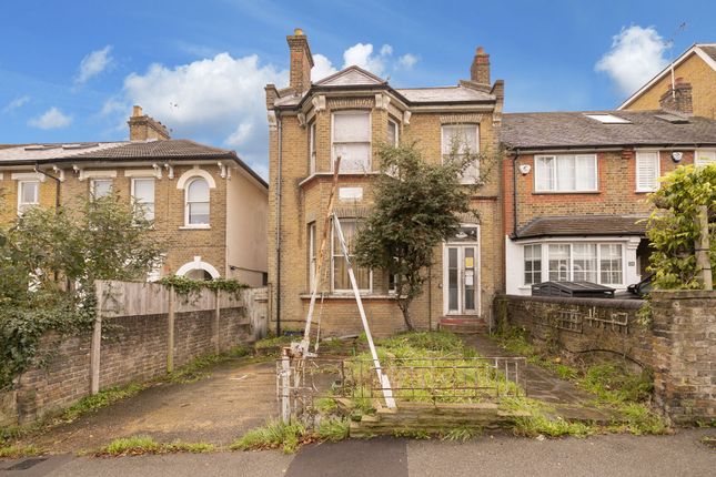 Thumbnail Terraced house for sale in Queens Road, Buckhurst Hill