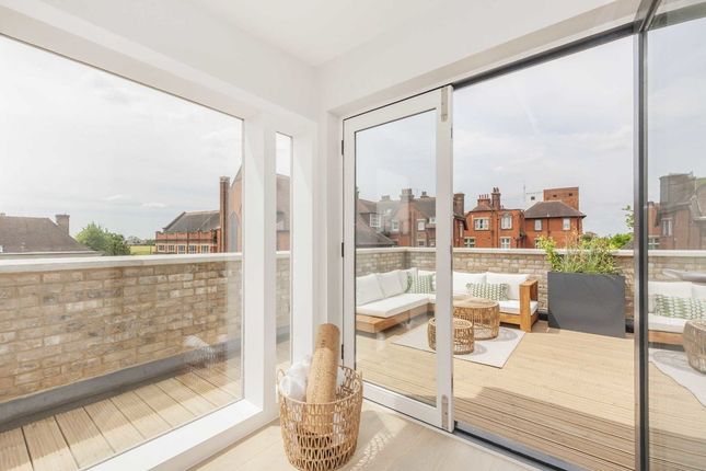 Thumbnail Property to rent in Knights Hill, London