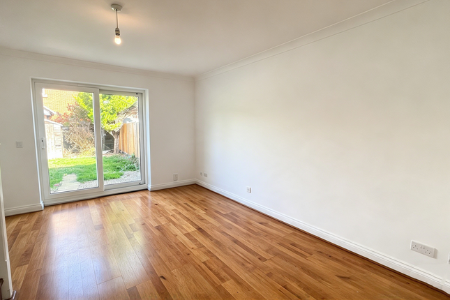 1, Villiers Close, Luton photo 4