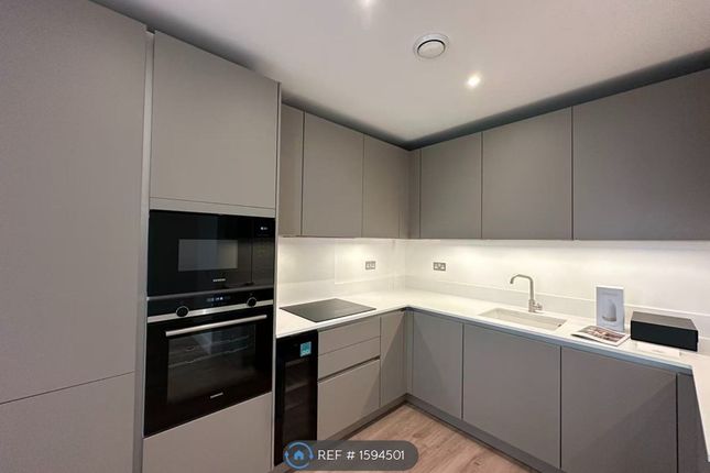Flat, Riviera House Rose Square, Twickenham photo 4