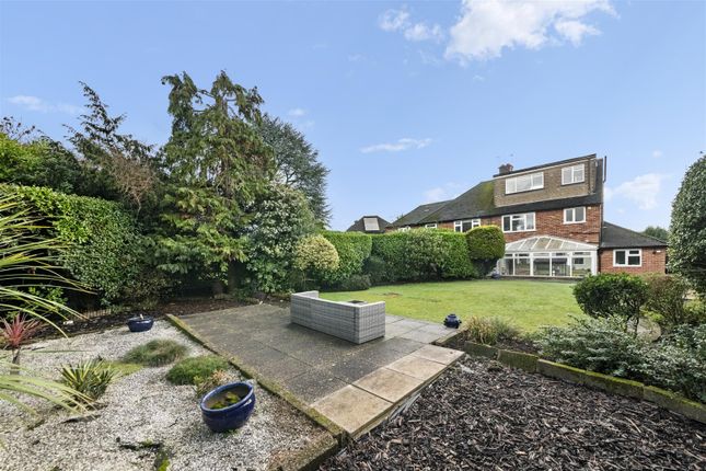 6, Bishops Close, Hillingdon photo 2