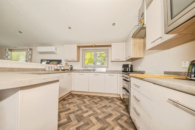 13, The Brambles, 29-31, London Road, Clacton-On-Sea photo 5