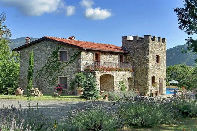 Thumbnail Villa for sale in Licciana Nardi, Tuscany, 54016, Italy